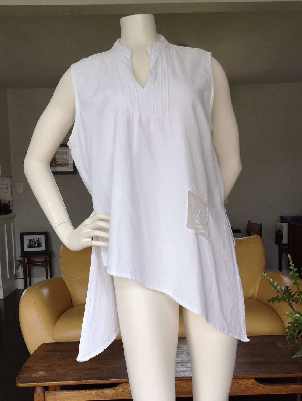 Blanc Du Nil asymmetric white cotton top